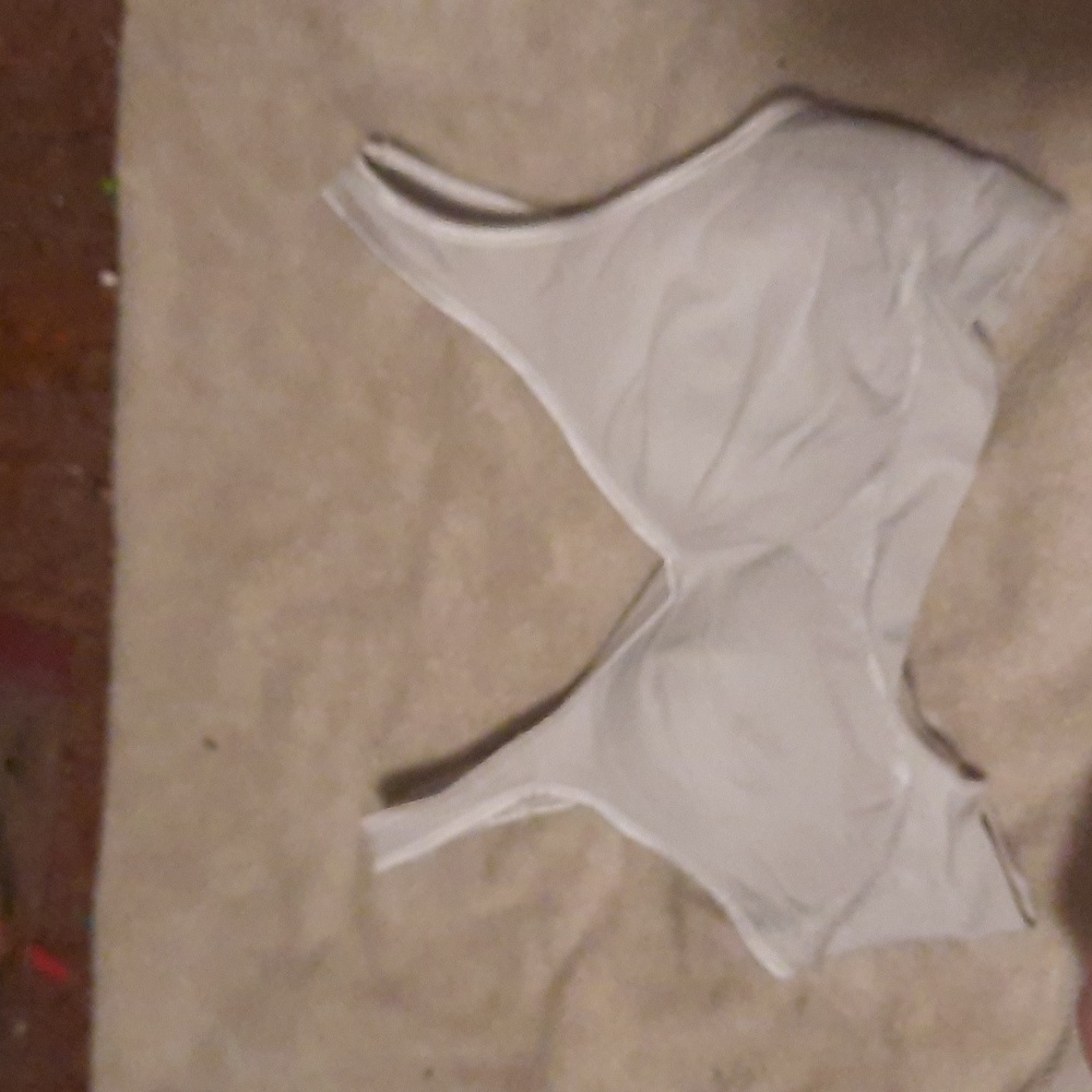 Bras - Picture 4 of 16